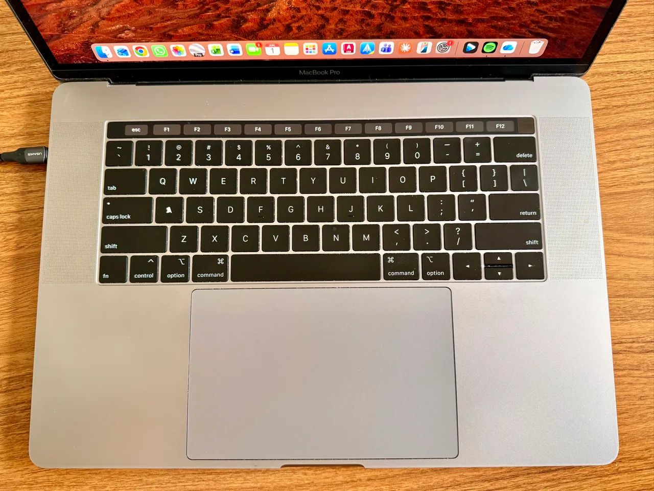 MacBook Pro 15.4pol 2018 - i7 6-Core / 16GB / 512GB SSD  - Foto 4