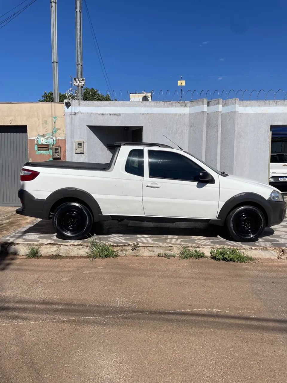 Fiat Strada Working Hard 1.4 Fire Flex 8V CE 2017 - Foto 5