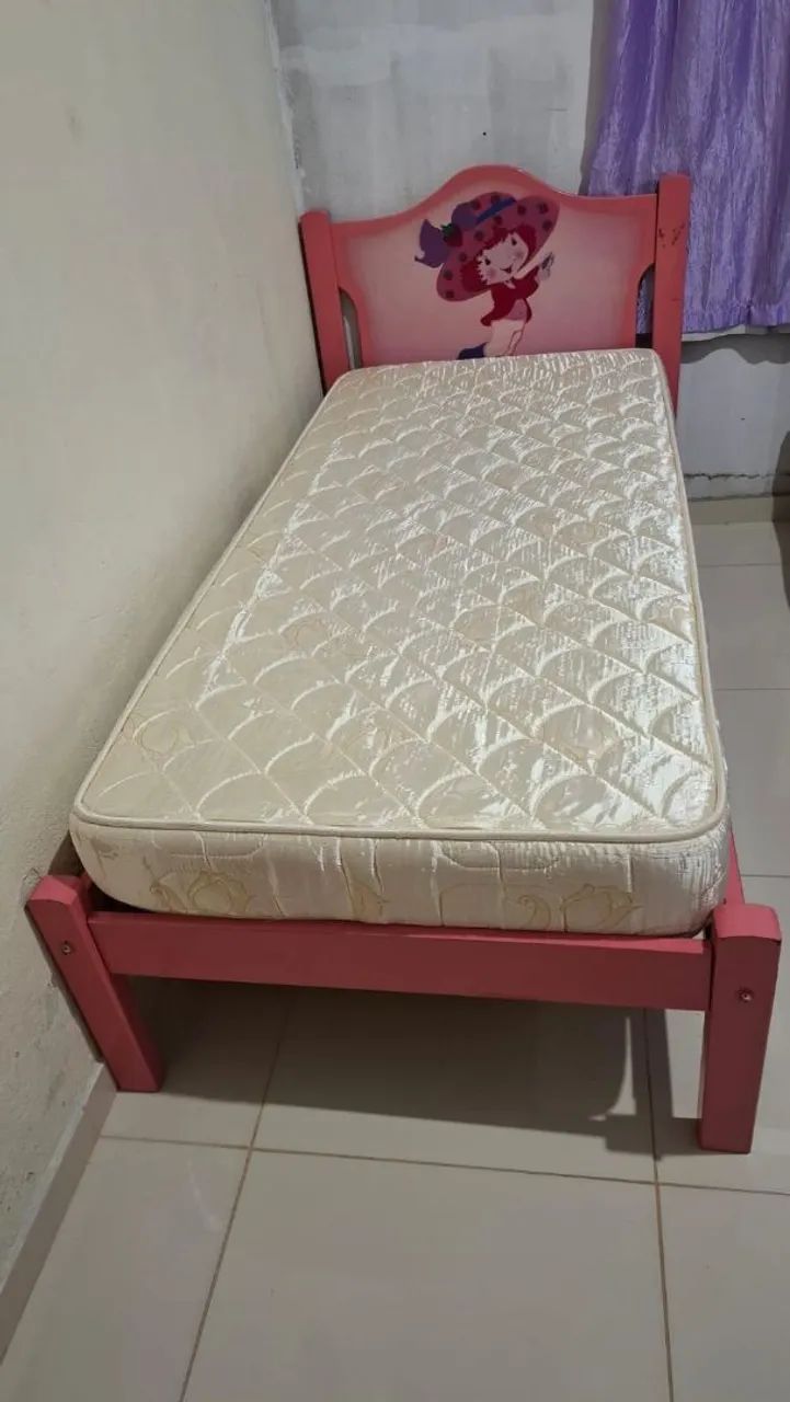 CAMA DE MADEIRA - MORANGUINHO 
