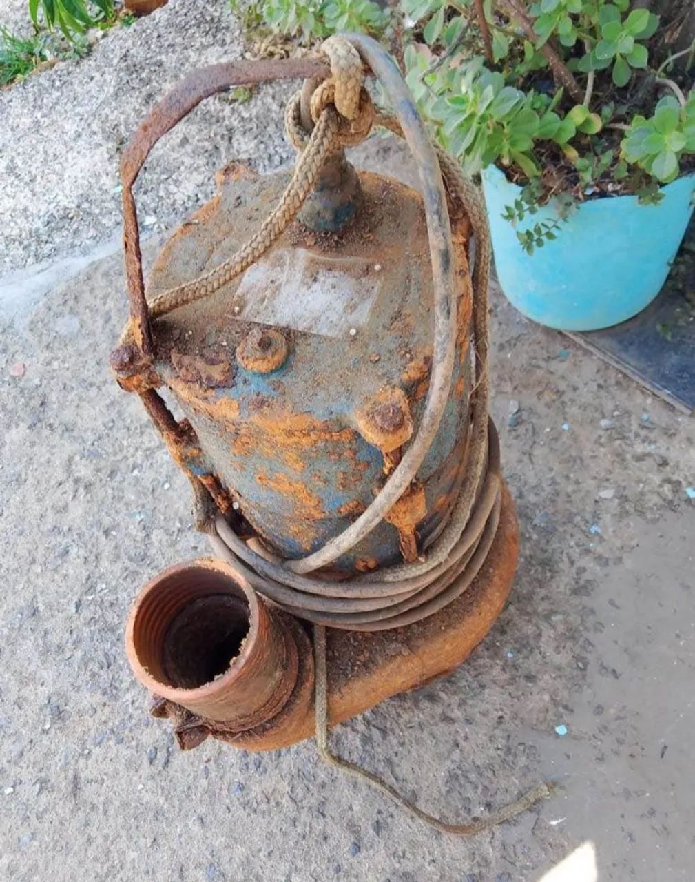 Bomba trifásico 1000 reais 