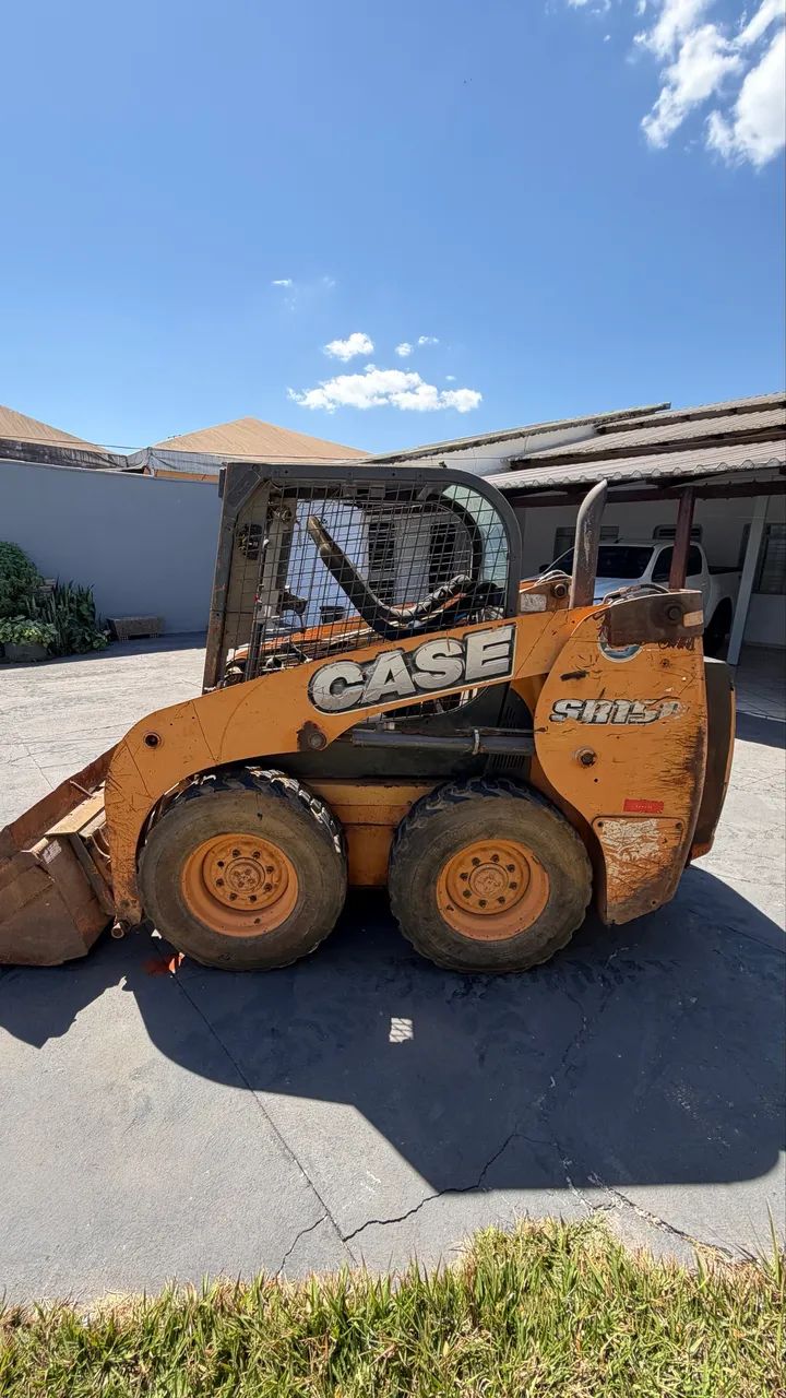 MINI CARREGADEIRA CASE SR 150