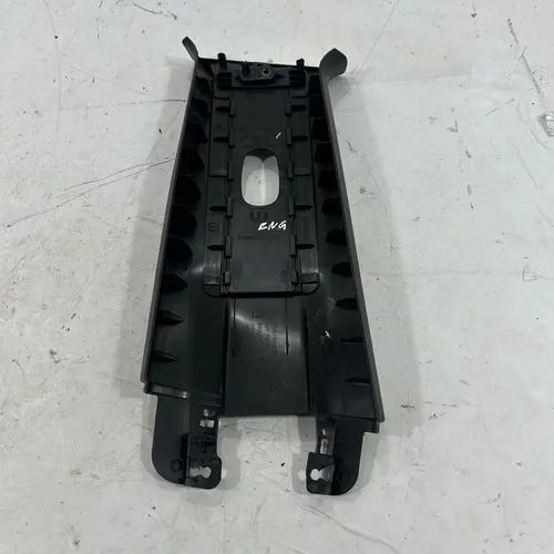 Acabamento Direito Coluna Central Jeep Renegade 2018 a 2021 Preto - Foto 2