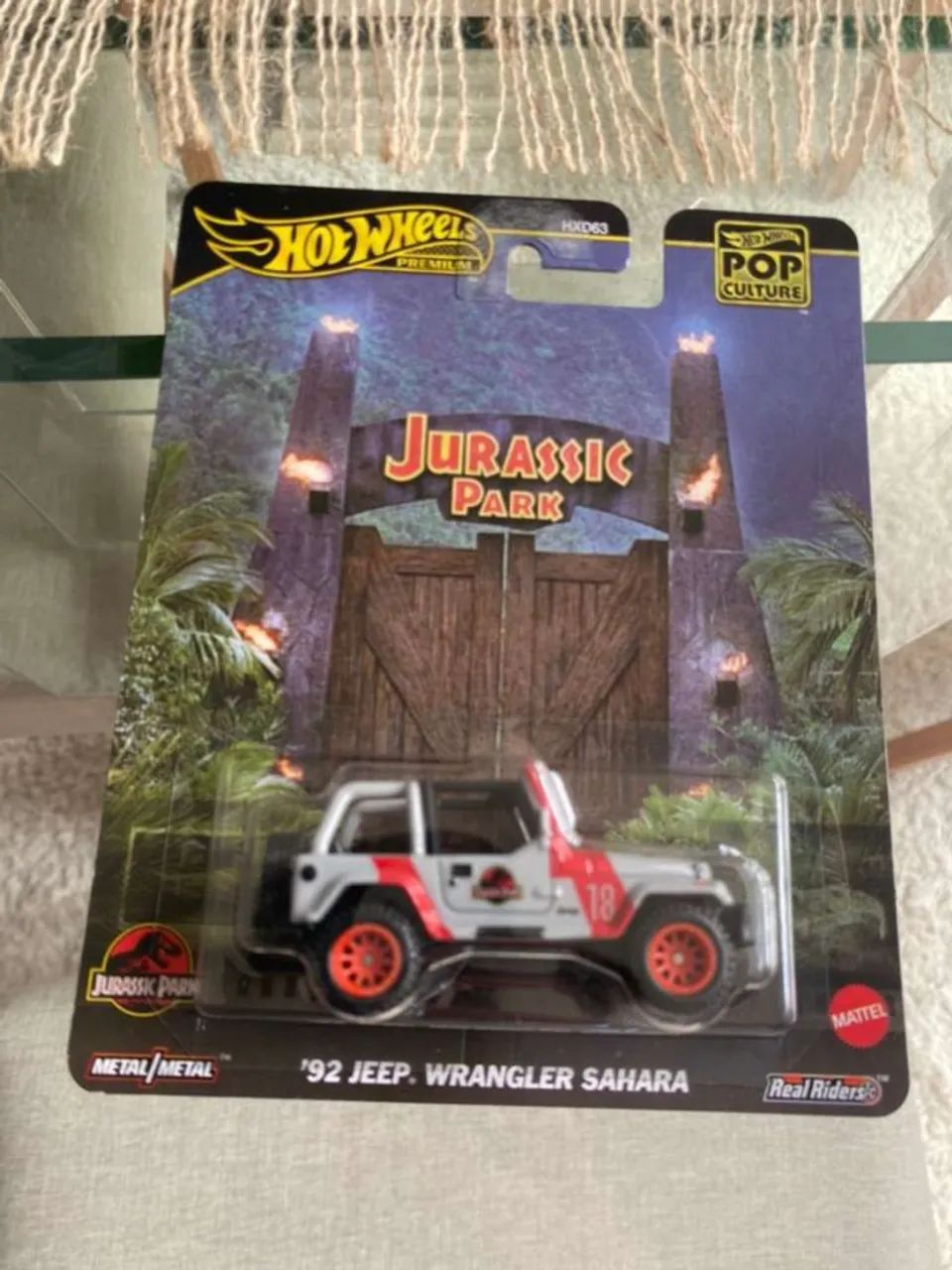 Hot Wheels Pop Culture - Jurassic Park Jeep Wrangler Sahara - Premium