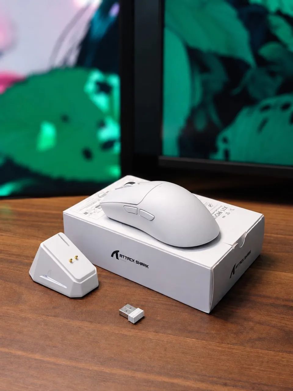 Attack Shark X11 com dock de carregamento