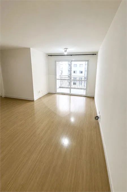 Apartamento com 3 quartos para locação em Brás - SP