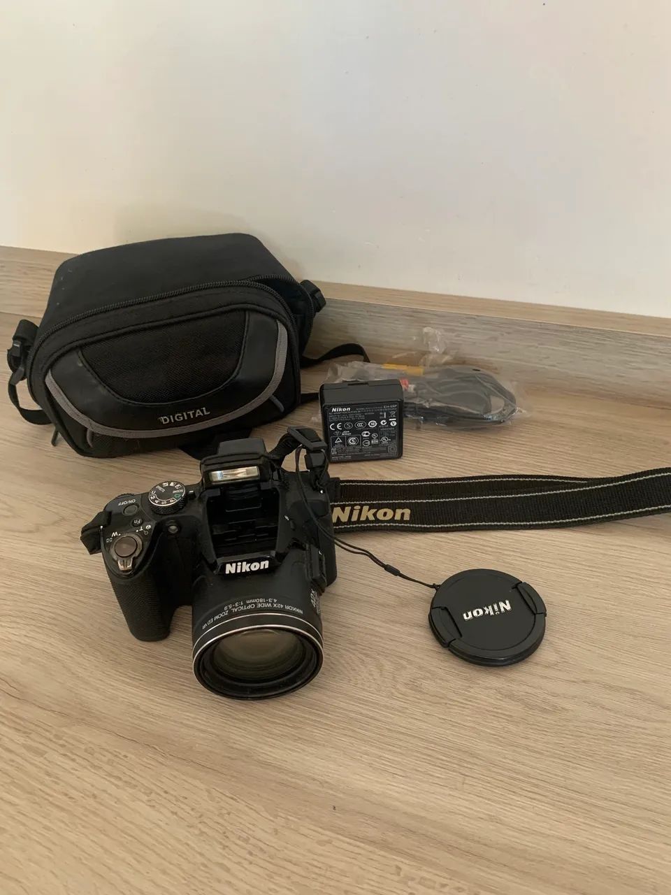 Nikon Coolpix P520 - Câmera 42x Zoom | Ótima para iniciantes