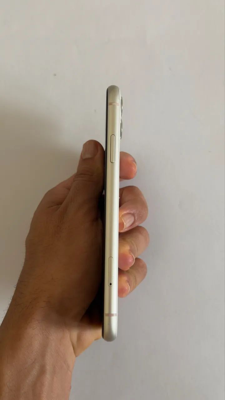 Iphone 11 64gb branco - Foto 3