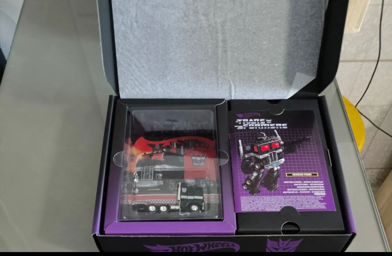 Hot Wheels Collectors Transformers Nemesis Prime Mattel - Tablets
