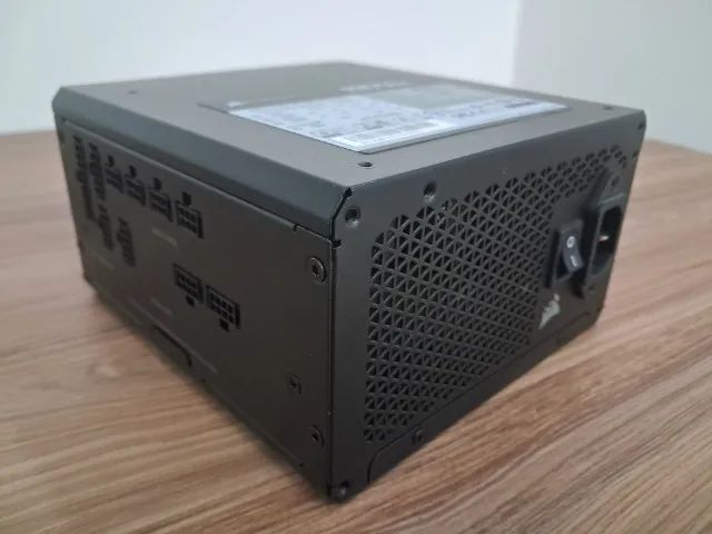 Fonte CORSAIR RM750x SHIFT - Foto 2