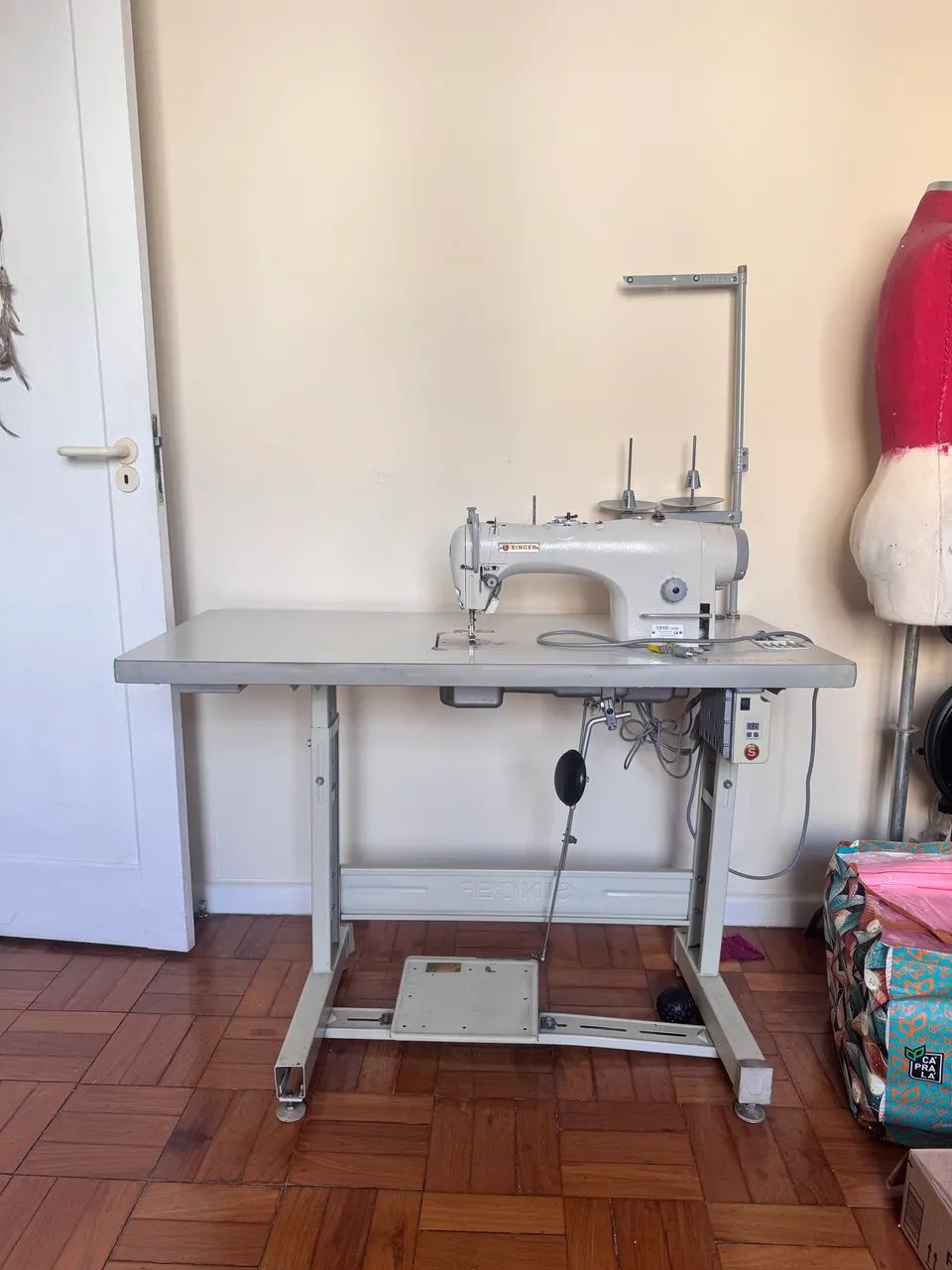 Máquina de costuram industrial singer 