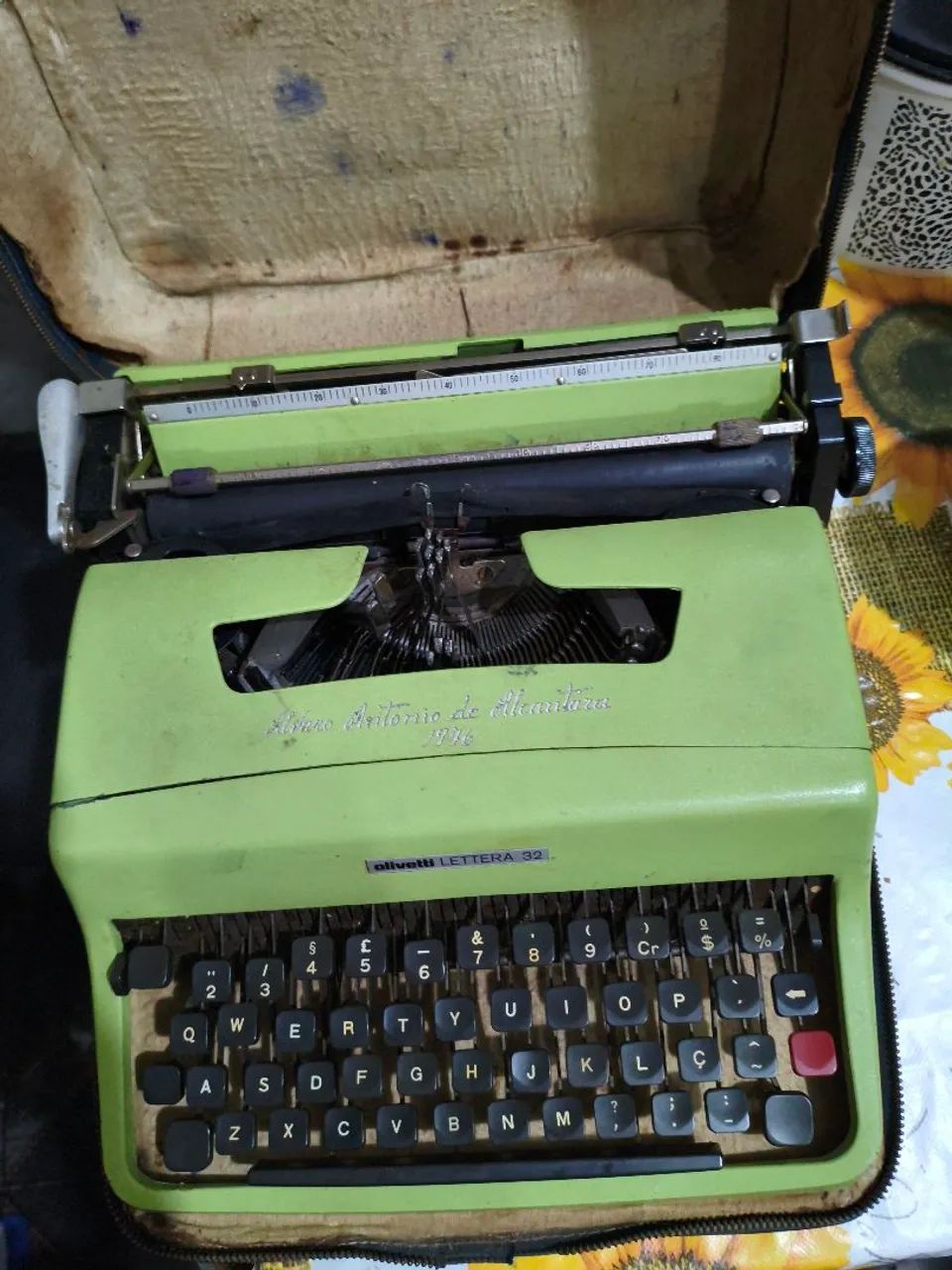 Máquina de escrever olivetti