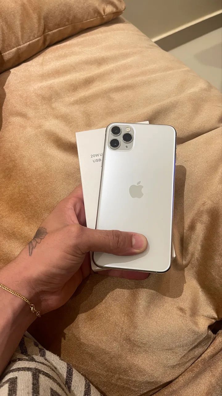 iPhone 11 Pro Max branco  - Foto 2