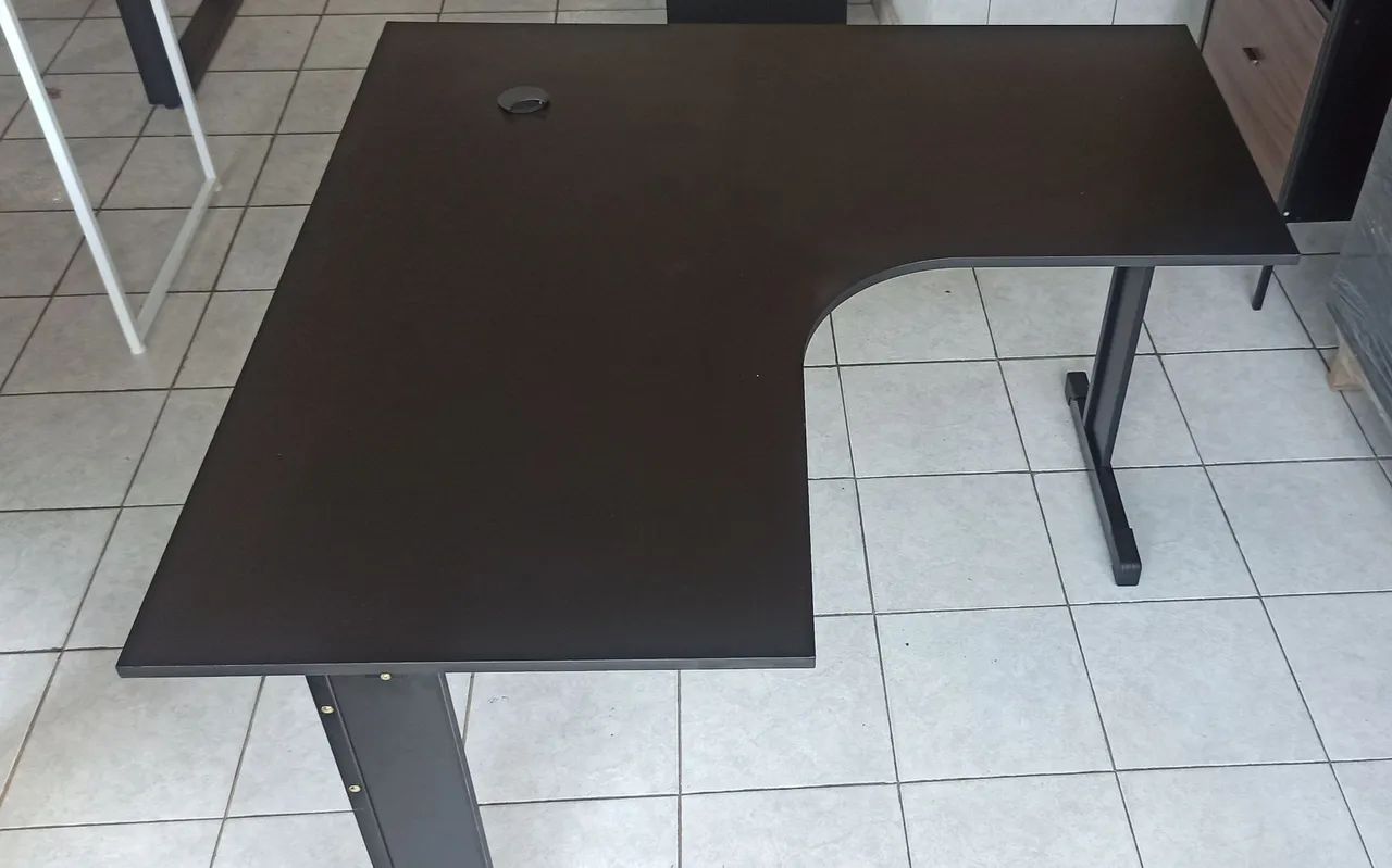 Mesa para escritório preta 