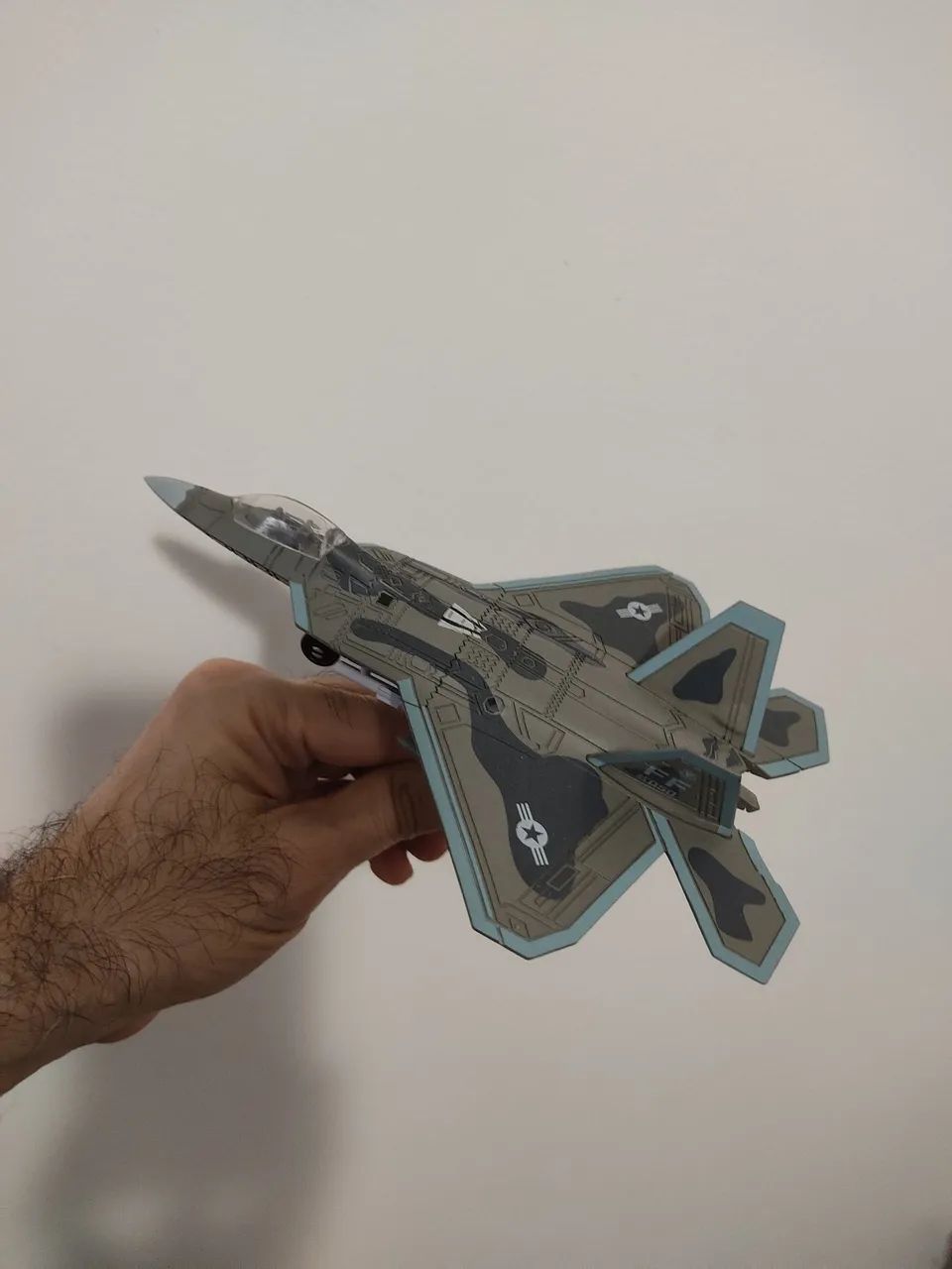 Miniatura Caça F-22 plástico Escala 1:100 - Foto 2