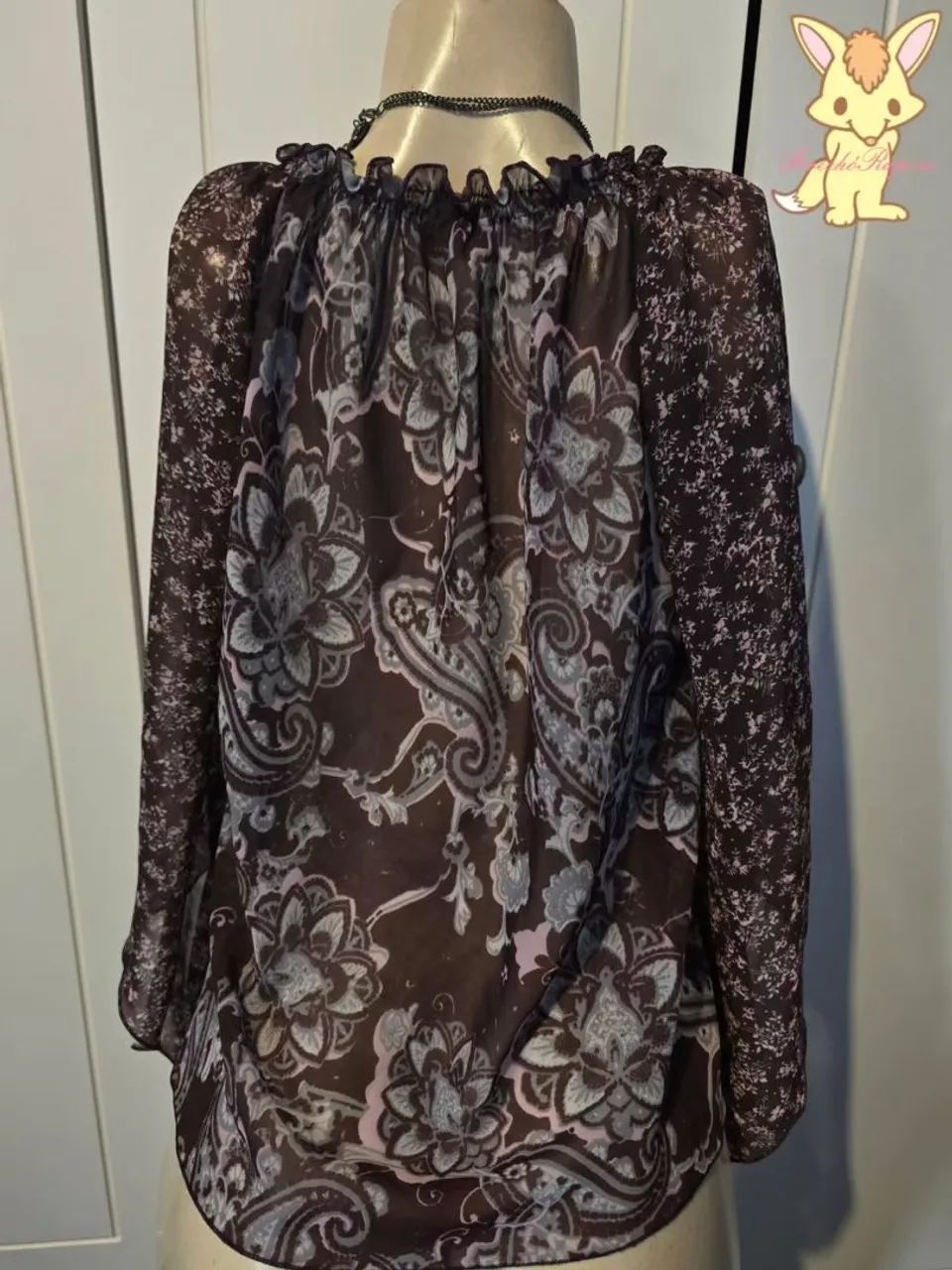 Blusa de tule estampada whimsical gothic - Foto 2