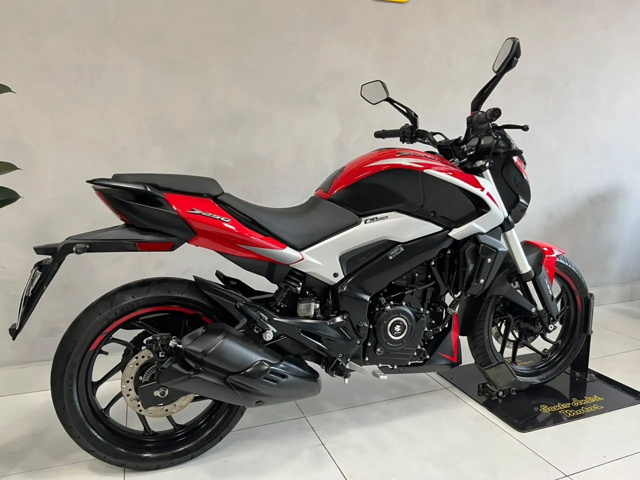 Bajaj DOMINAR 250 - Foto 3