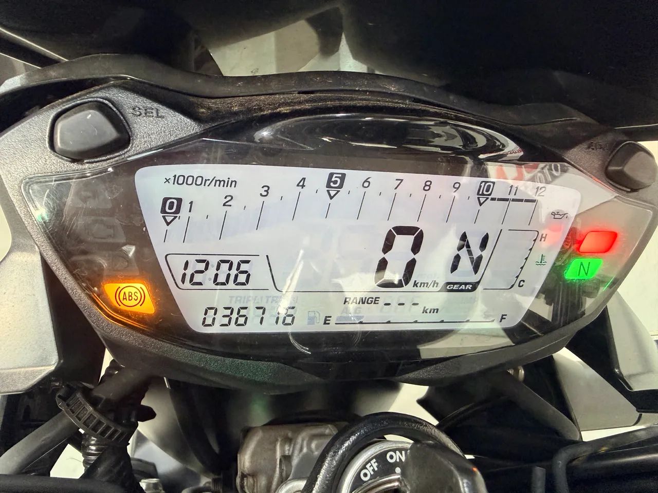 SUZUKI SV 650 2018 - Foto 4