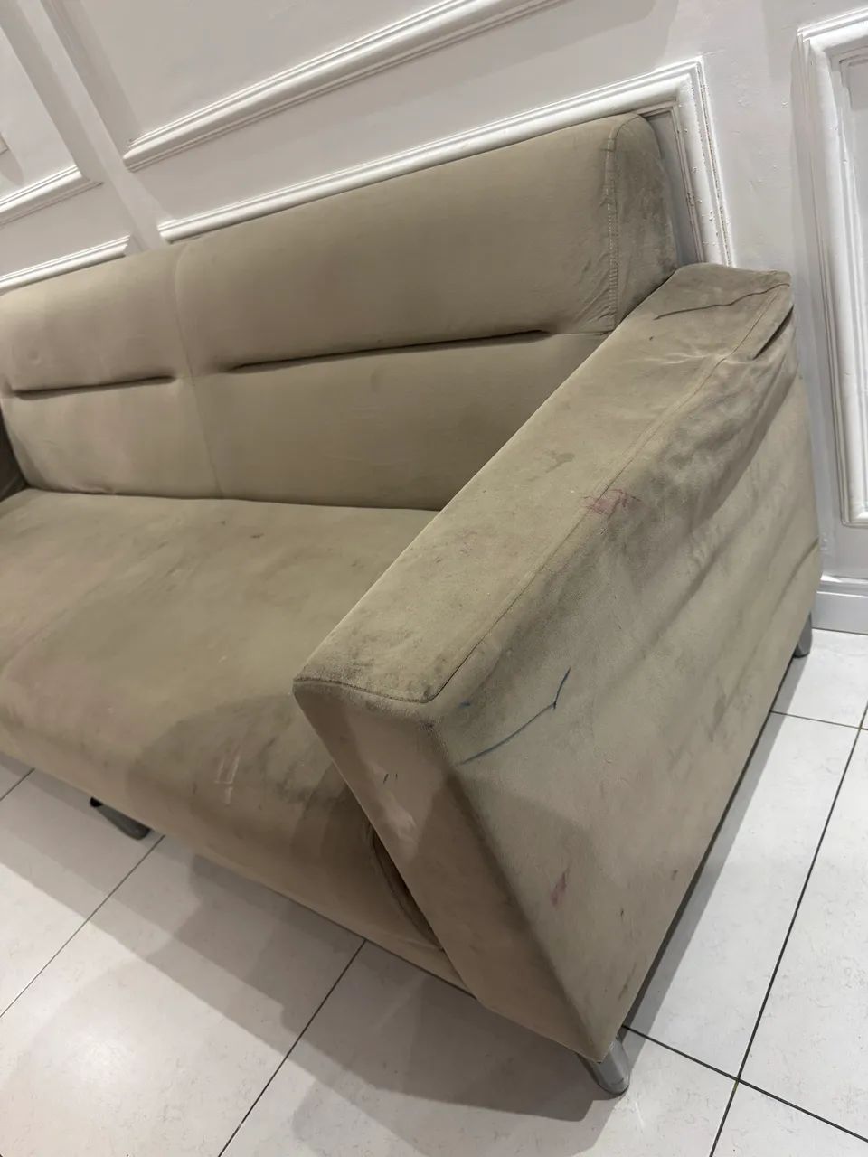 Vendo sofá três lugares  - Foto 2