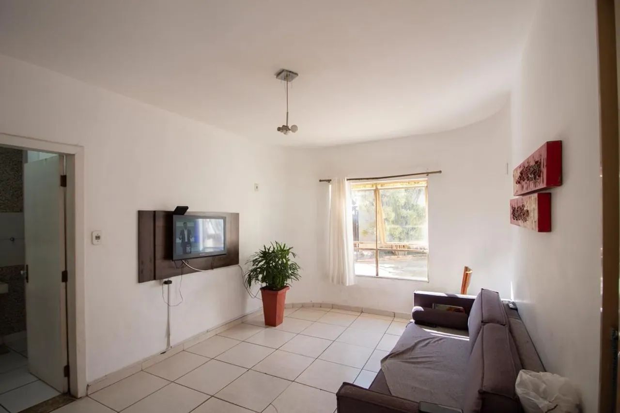 Casa à Venda - Alípio de Melo, 7 Quartos, 250 m2