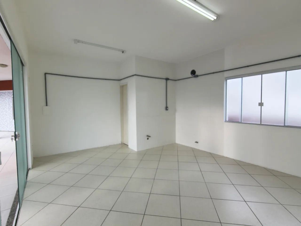 Loja comercial térrea 17m² com lavabo Centro Comercial Águia Do Sul - Campeche  - Foto 4