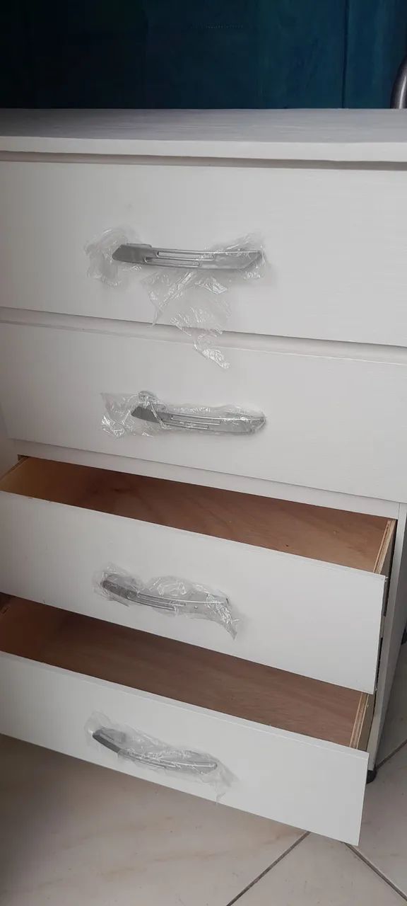 Cômoda usada em perfeito estado MDF