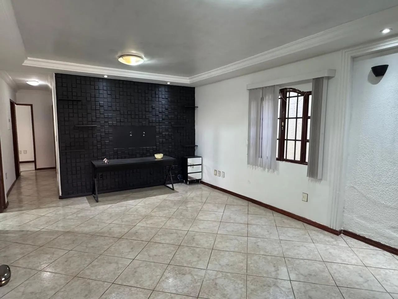  Casa com Piscina Aquecida | 4 Quartos | Centro de Taguatinga | Habite-se - Foto 3