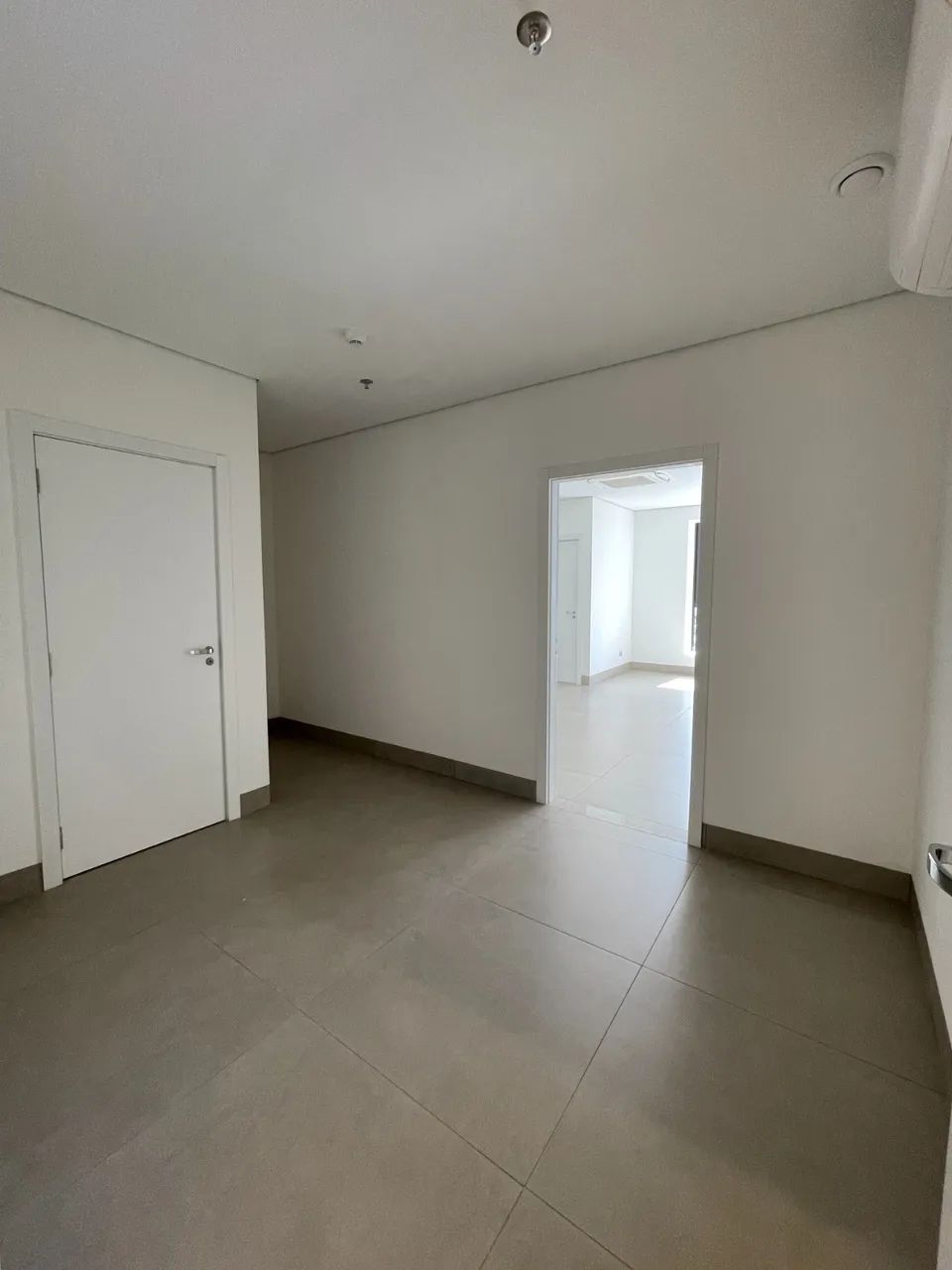 Locação - Sala Comercial em Centro Médico no Jardim Italia em Maringá - Foto 5