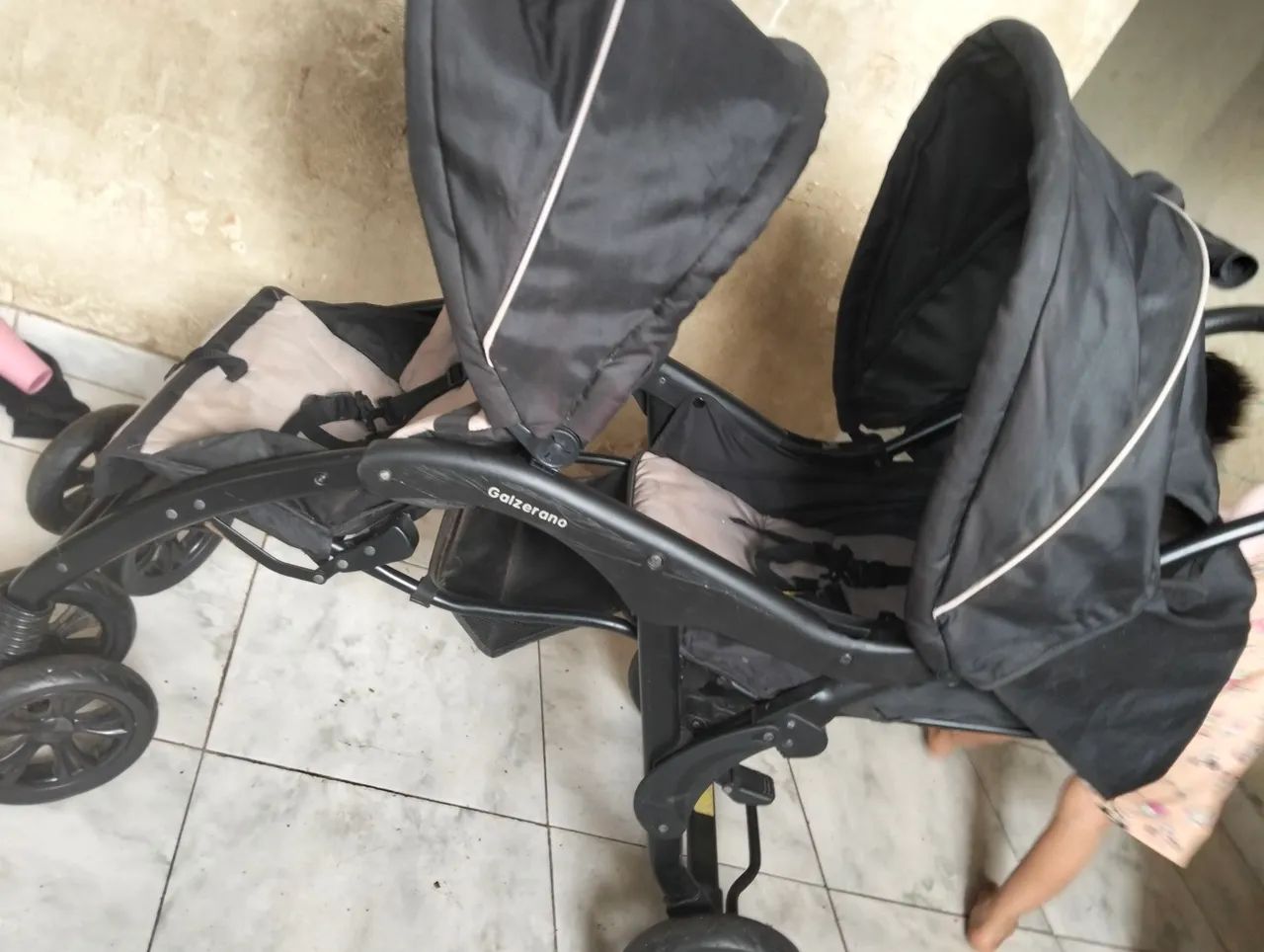 Carrinho de Gêmeos e bebe conforto. - Foto 4