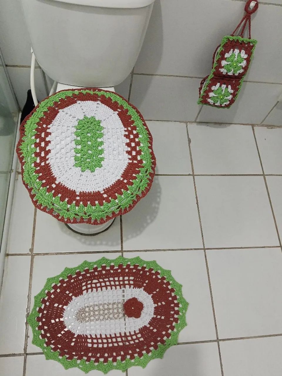 Jogo de banheiro em crochê/kit de banheiro 3 PEÇAS  - Foto 3