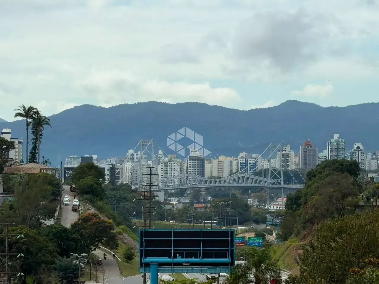 APARTAMENTO 3 DORMITÓRIOS SENDO 1 SUÍTE À VENDA EM COQUEIROS FLORIANÓPOLIS - Foto 2
