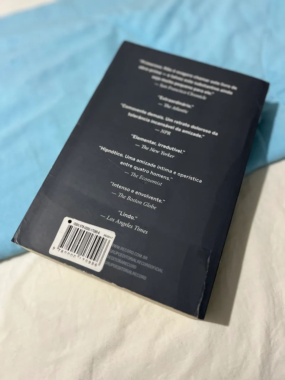 Livro Uma Pequena Vida  - Foto 3