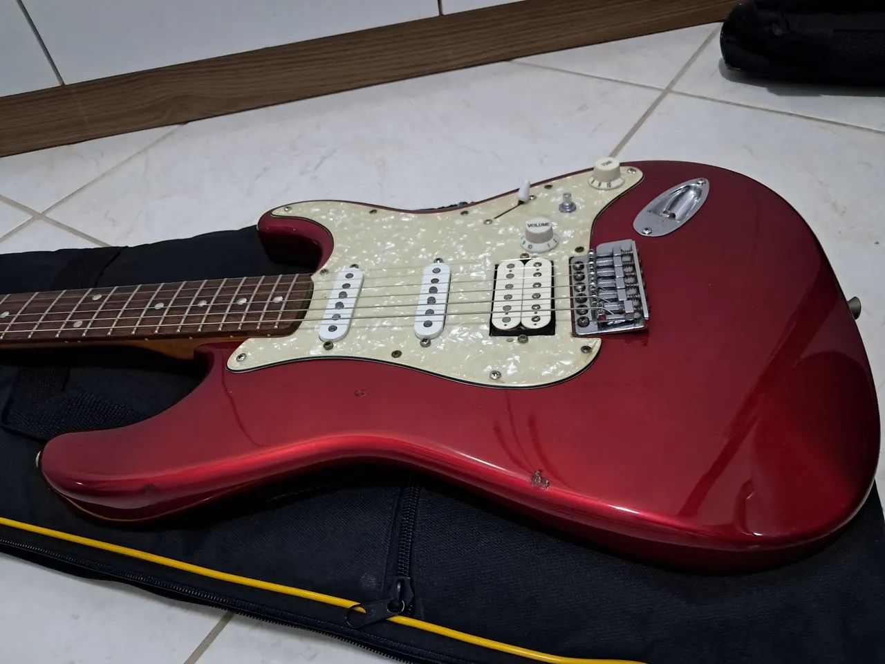 Guitarra Squier afinitty com upgrades - Foto 3
