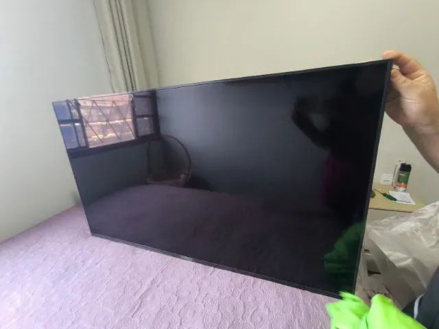TV LG UHD AI UA75 WebOS 43 polegadas com defeito 