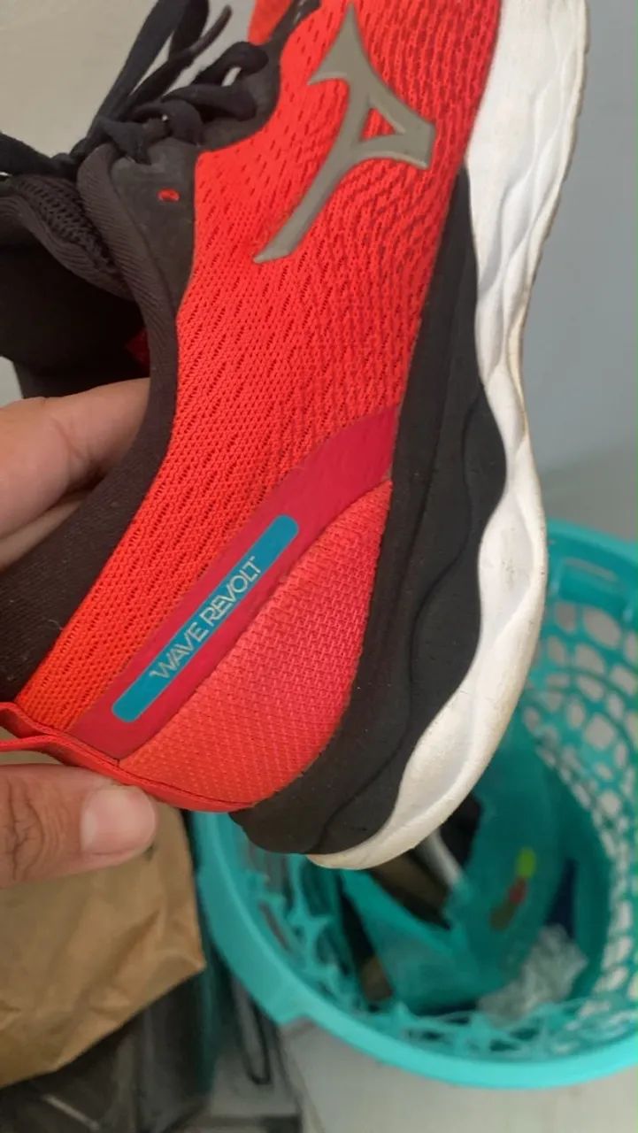 Tênis wave revolt mizuno feminino usado - Foto 2