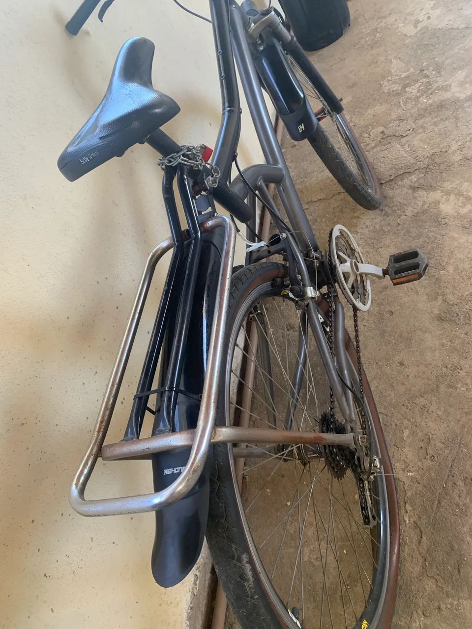 Bicicleta Aro 26 com Marchas, Bagageiro e Paralamas - Foto 2