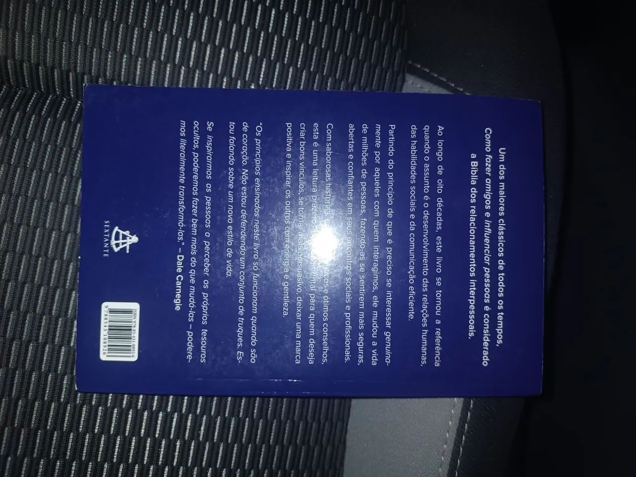 Livro COMO FAZER AMIGOS E INFLUENCIAR PESSOAS - Foto 2