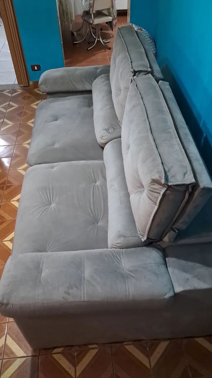 Sofá retratil suede cinza 2,60m - Foto 4