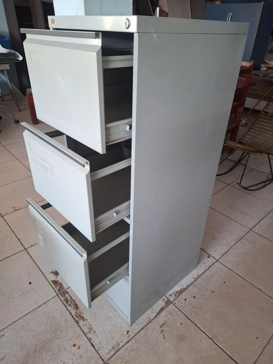 Arquivo 4 gavetas ( conservado)