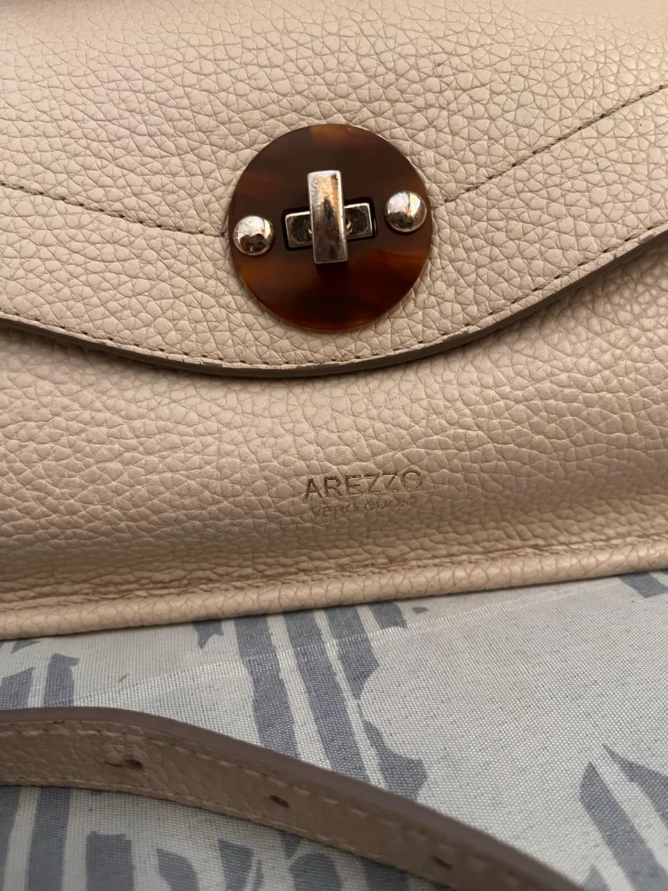 Bolsa couro legítimo Arezzo - Foto 4