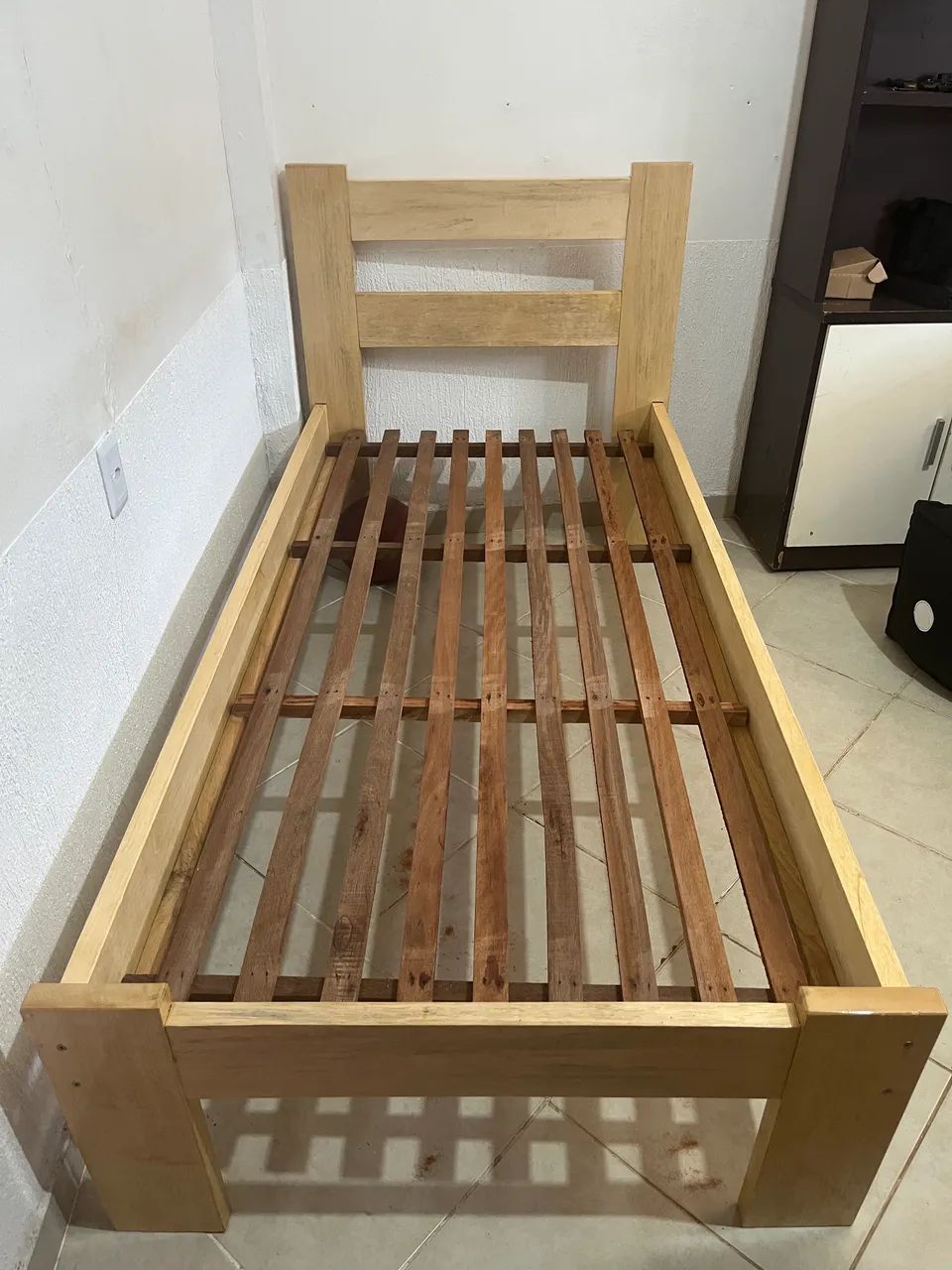 Cama de solteiro 