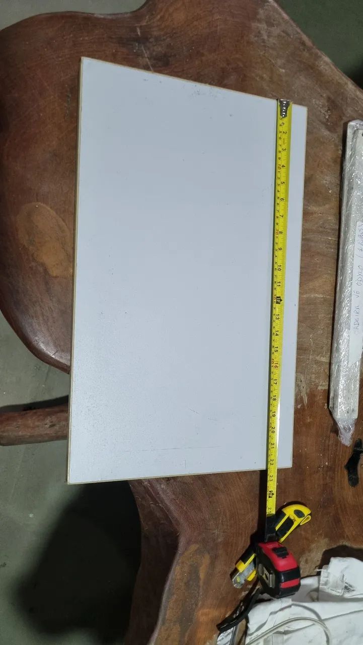 Prateleiras - Com fórmica e roda borda - Resistente. - Foto 3