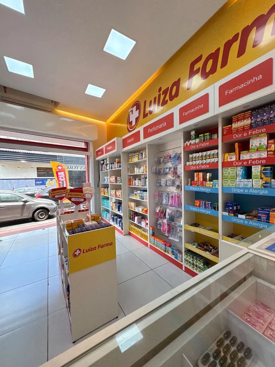 Farmácia completa à venda - móveis, equipamentos e estoque - Foto 4