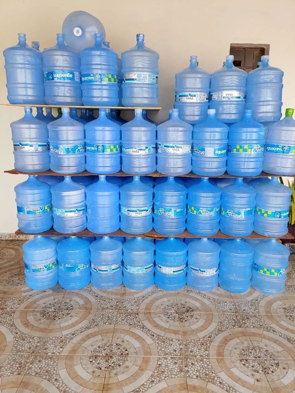 Garrafões vazios 20 litros Yara e aguacrim 