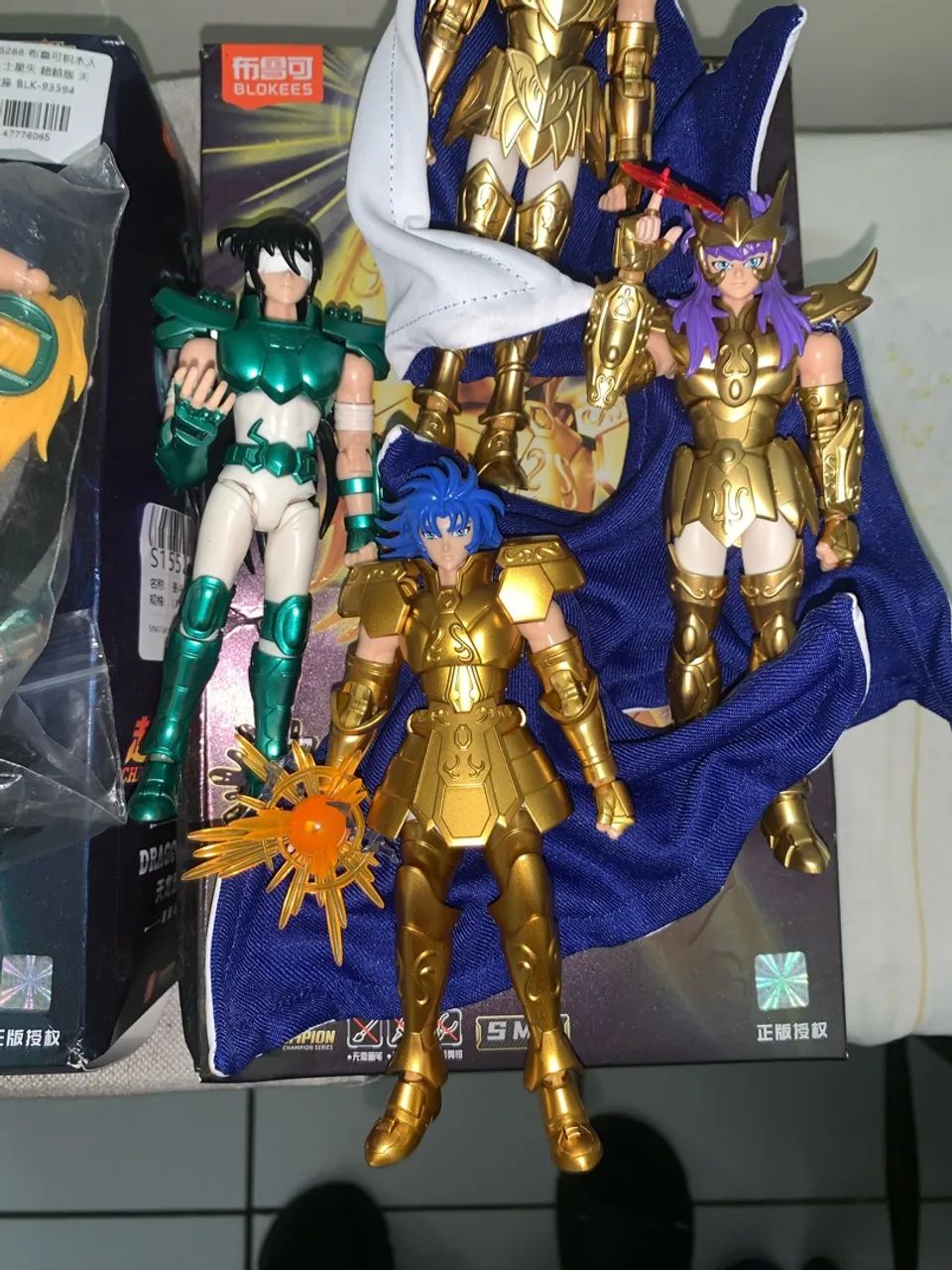 lote bonecos blokees saint seiya  - Foto 4