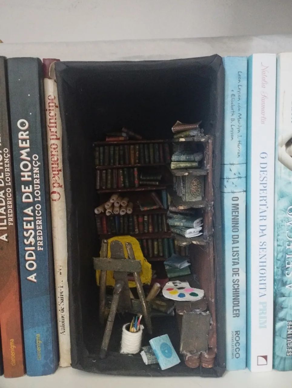 book nook artesanal biblioteca personalizável.