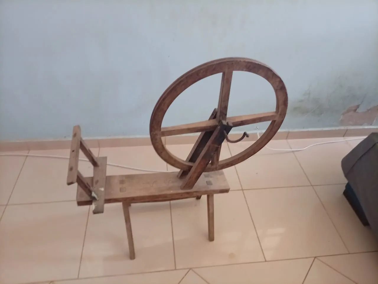 Roda De Fiar Antiga - Foto 2