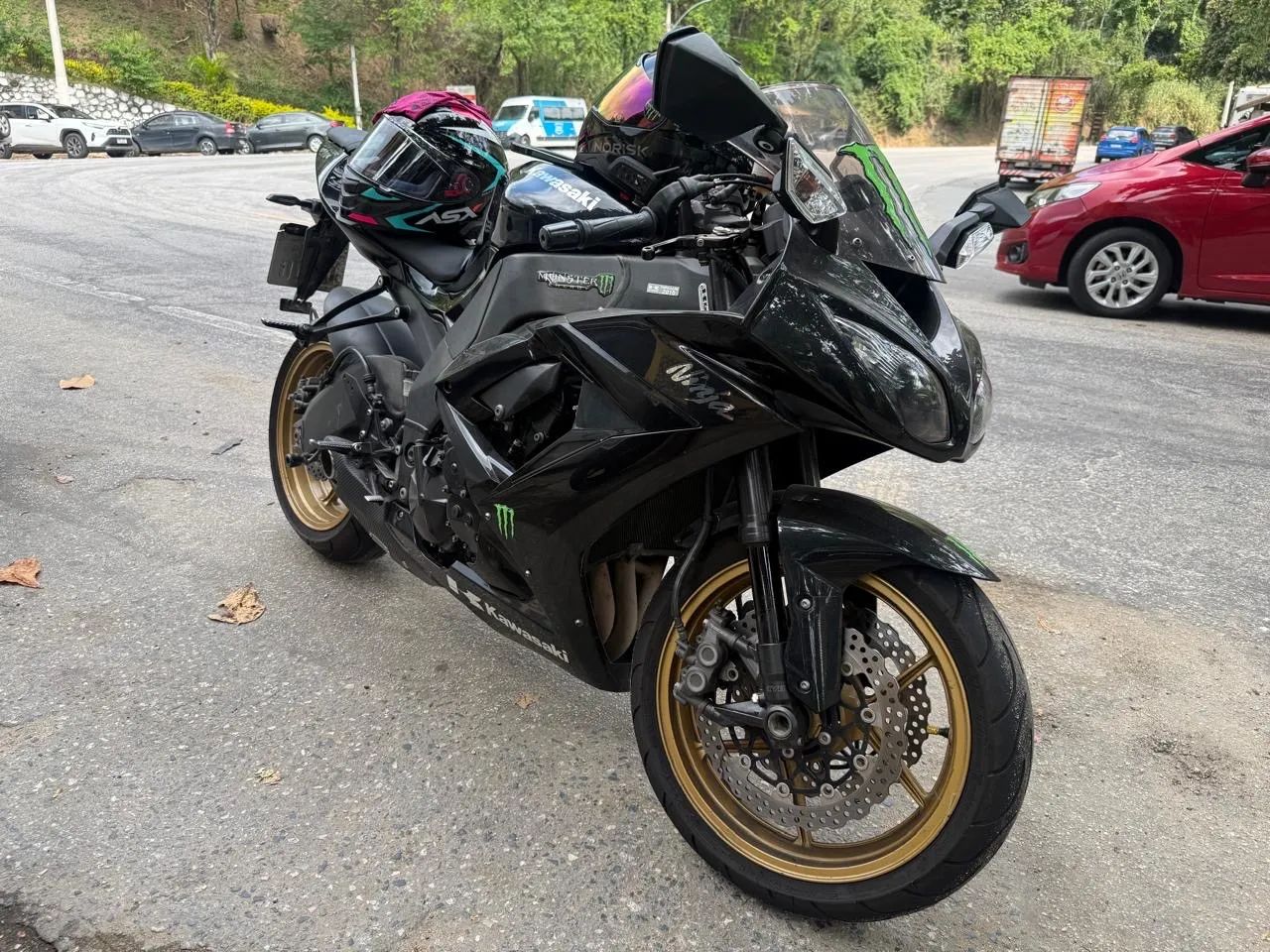 Kawasaki Zx-10/ Zx-10r 1000cc 2010 - 1500805940 | OLX