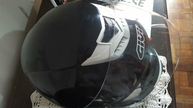 Capacete givi