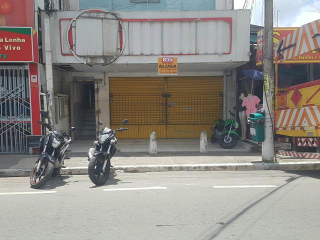 Alugo Lojão no Centro de Simões Filho-BA