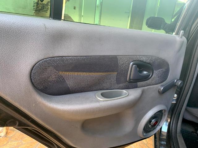 Renault Clio Sedan 2003 ( Média Monta ) - Foto 12